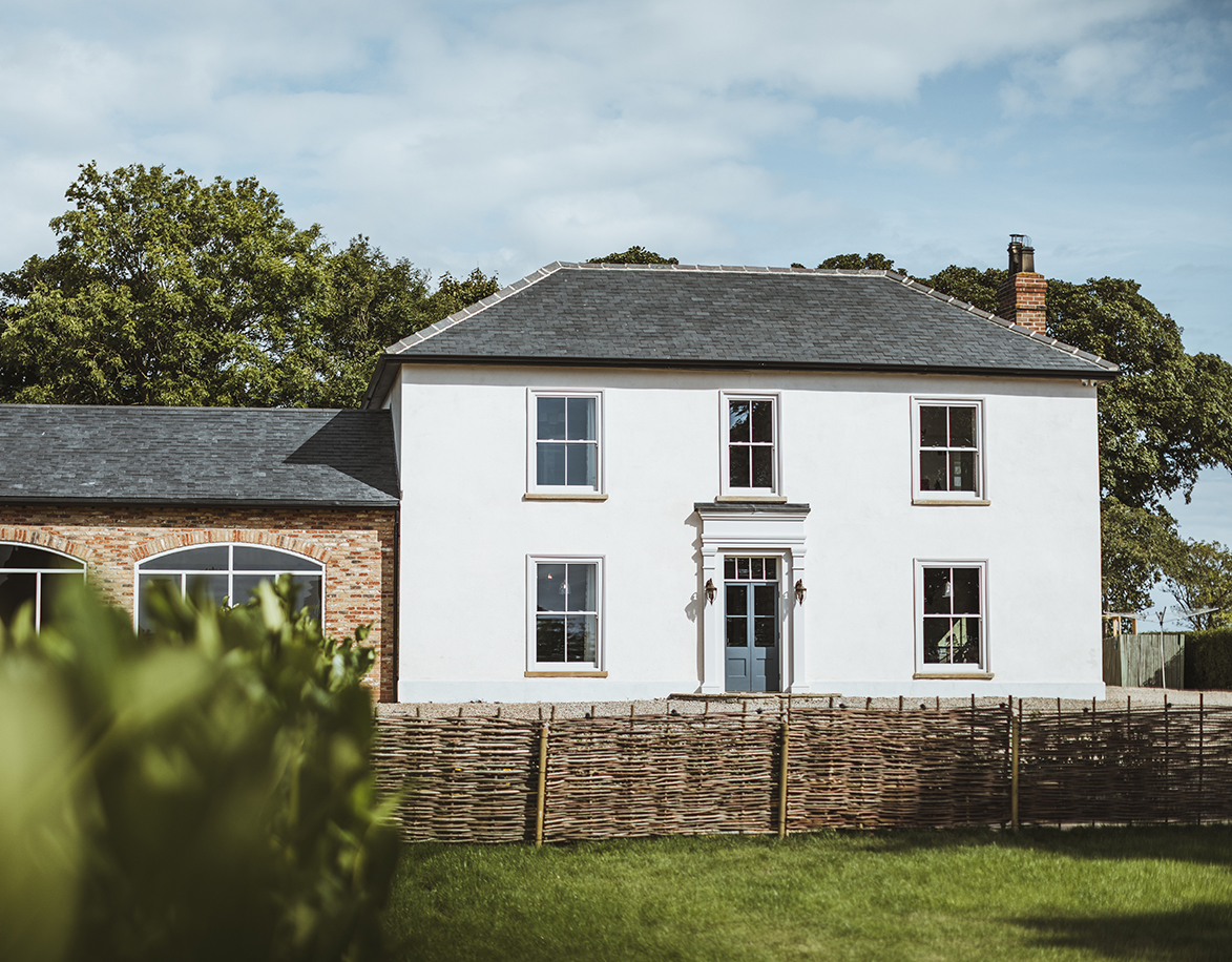 websize front manor house